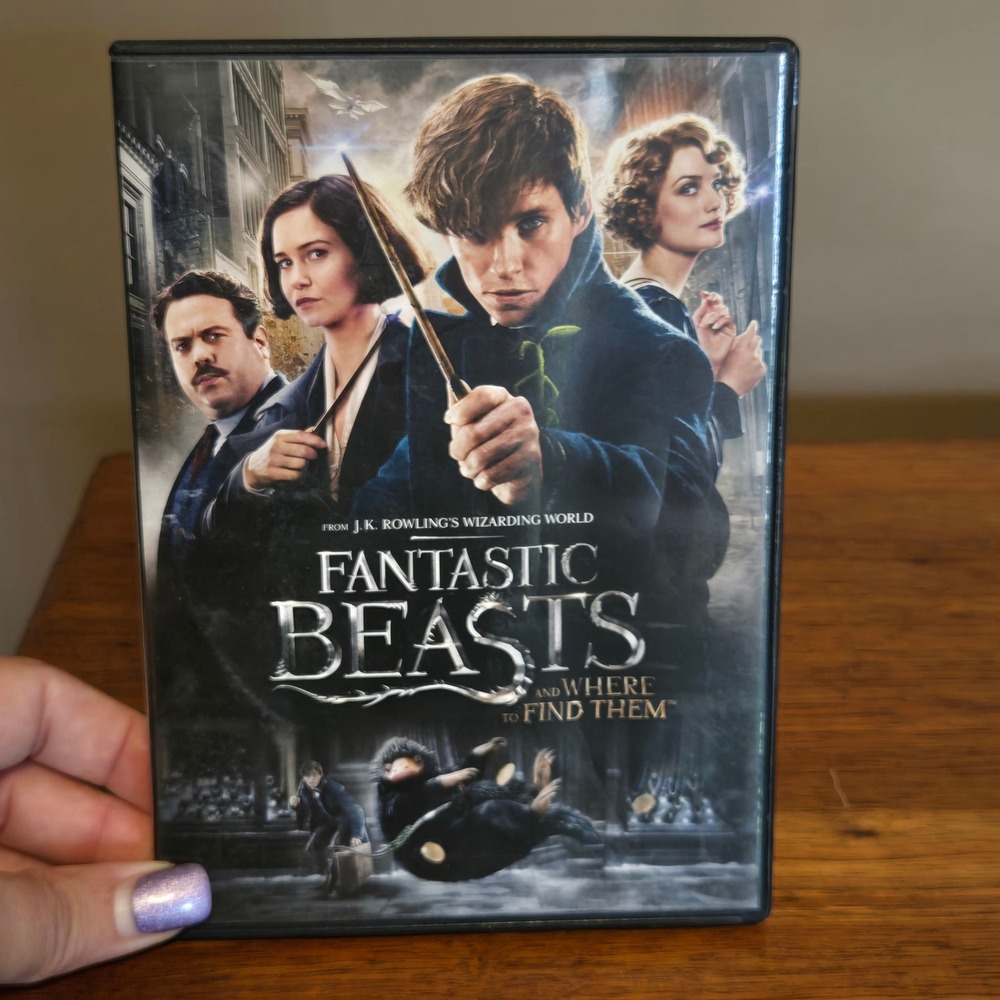 Fantastic Beasts & Where to Find Them DVD 2-Disc Special Feature Wizarding World